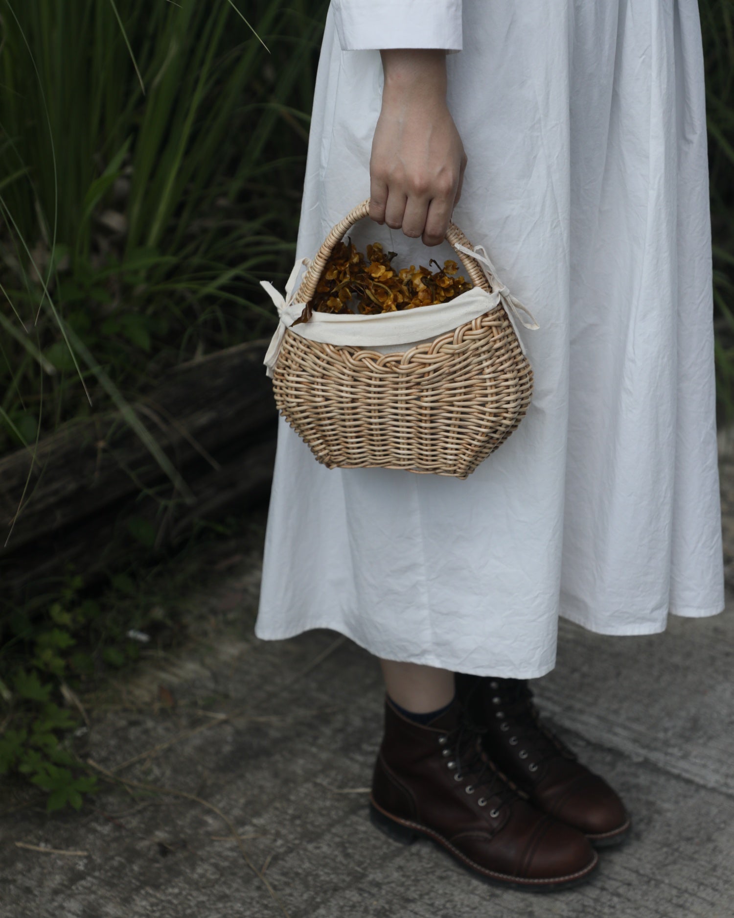 Nora Clutch - Fine Handwoven Rattan Handheld Basket | Sundai Picnic